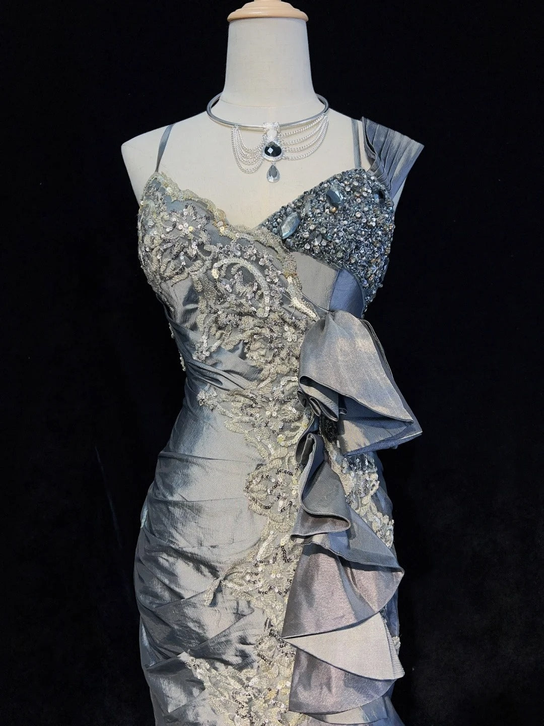 Vintage Prom Dresses Mermaid Straps Grey Satin Lace With Ruffles Long Evening Outfits N3442