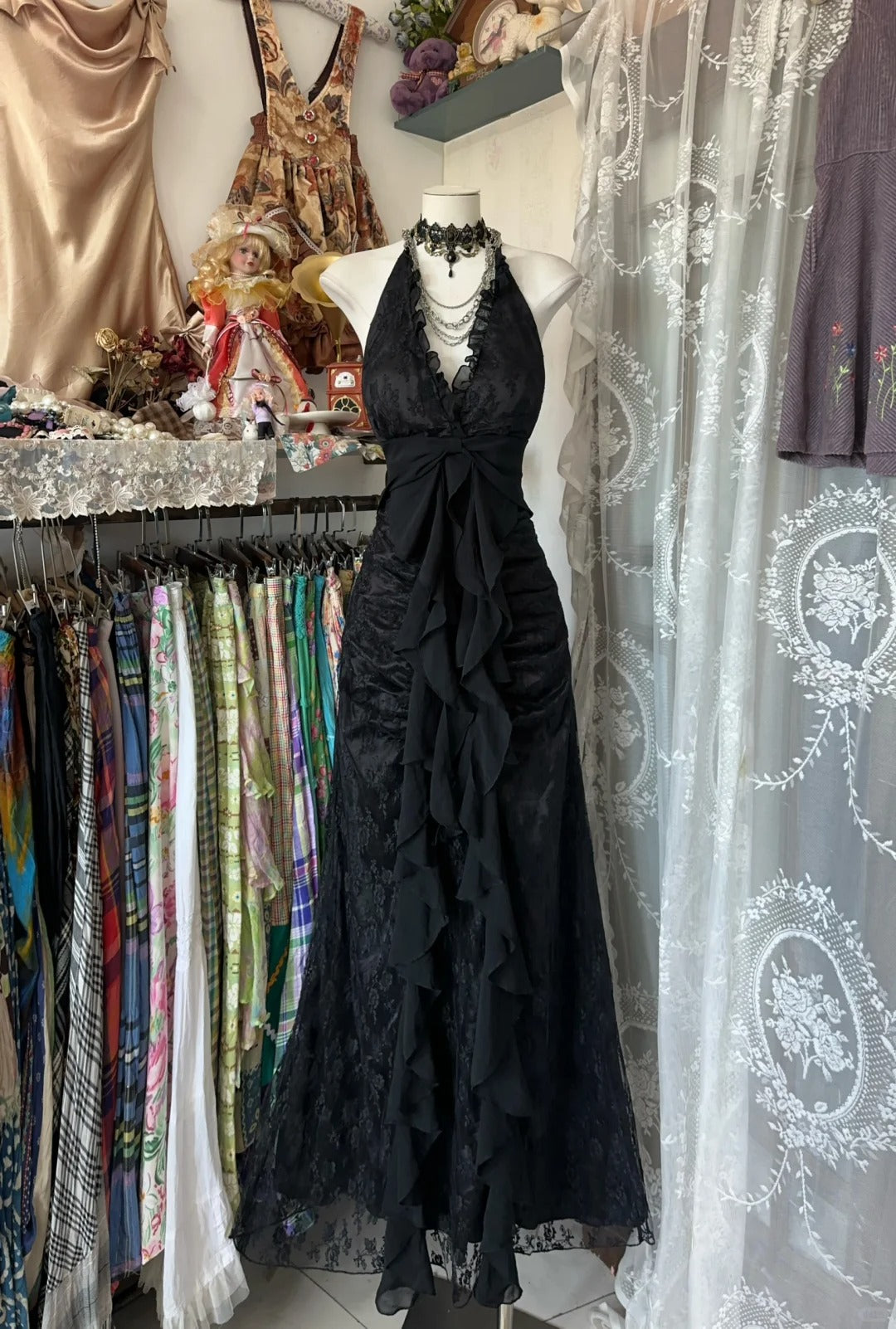 Classy Prom Dresses Mermaid Halter Black Sleeveless Lace Long Formal Evening Outfits N3747