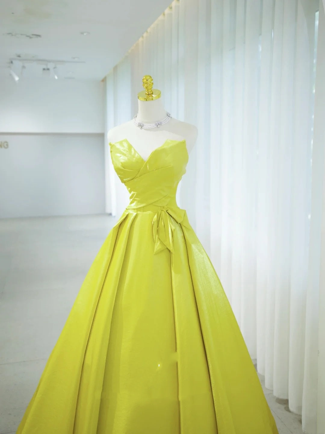 Beautiful Prom Dresses Ball Gown Sweetheart Green Satin With Ruffle Long Formal Gown N2931