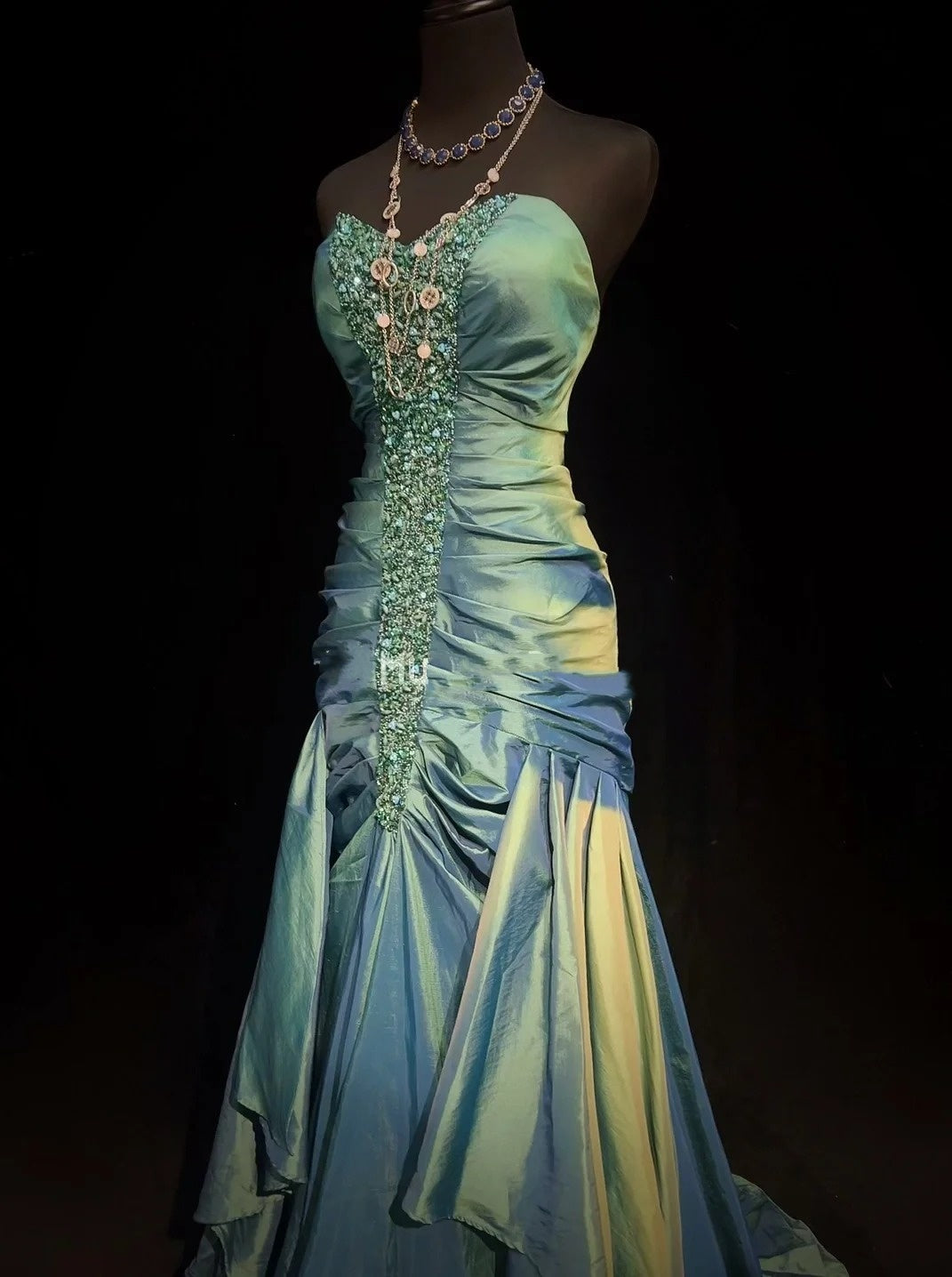 Elegant Prom Dresses Mermaid Sweetheart Green Taffeta With Beaded Sleeveless Long Formal Gown N2896