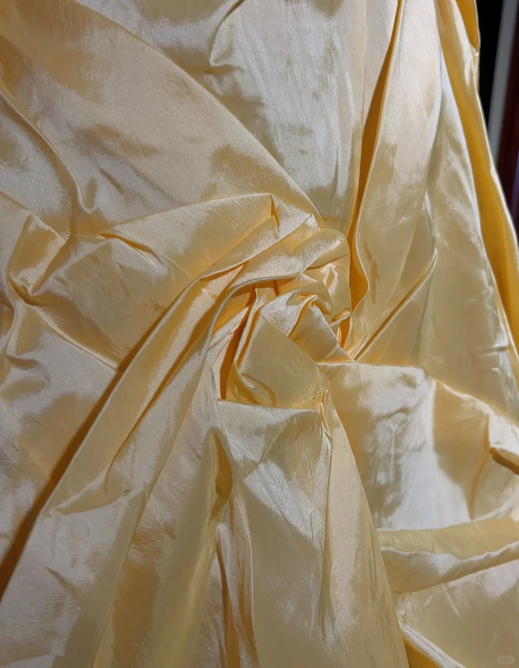 Elegant Prom Dresses Ball Gown Spaghetti Strap Yellow Taffeta With Pleated Long Formal Gown N2918