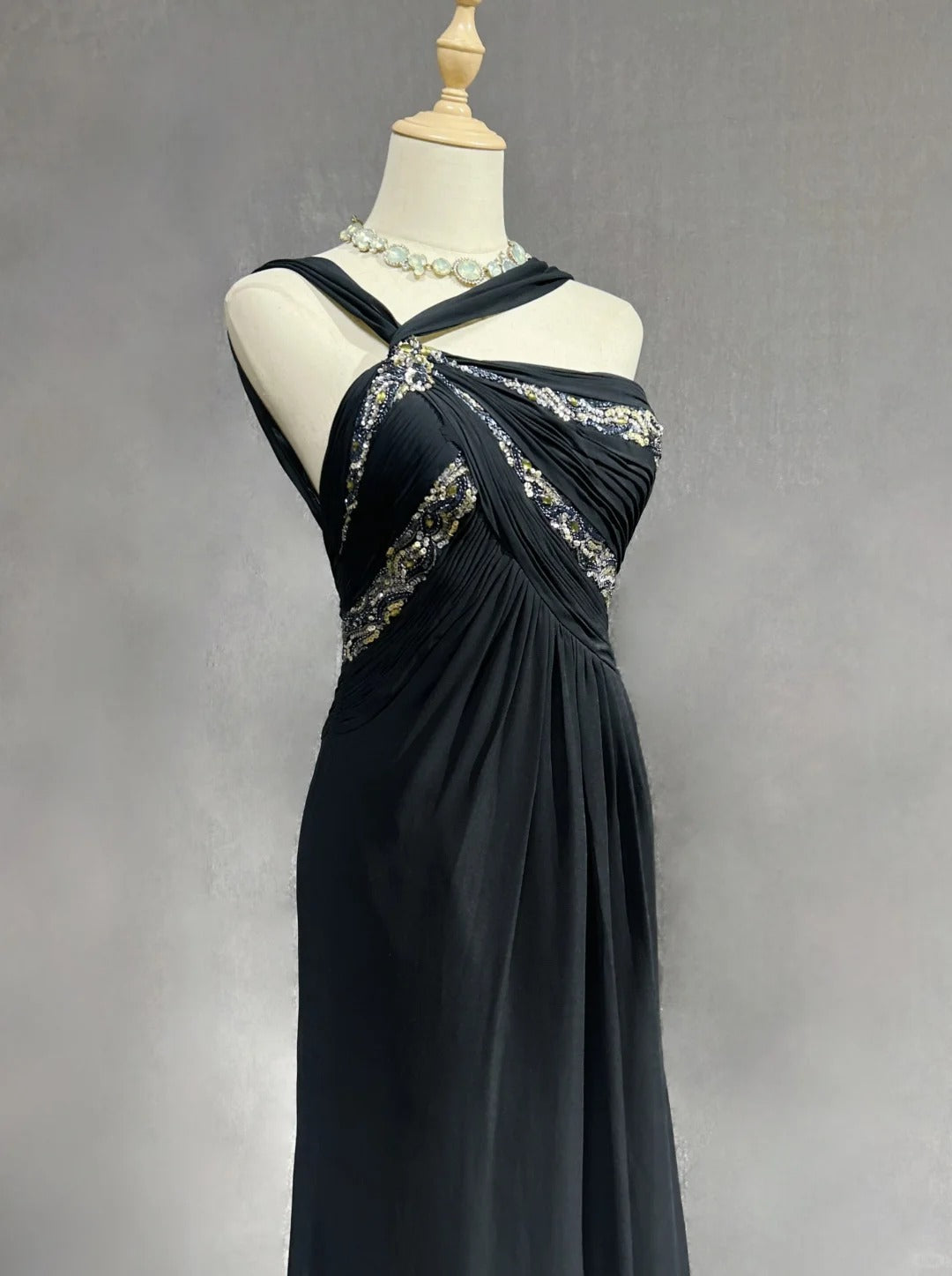 Modest Prom Dresses A Line Halter Black Chiffon Backless Floor Length Formal Evening Outfits N3484