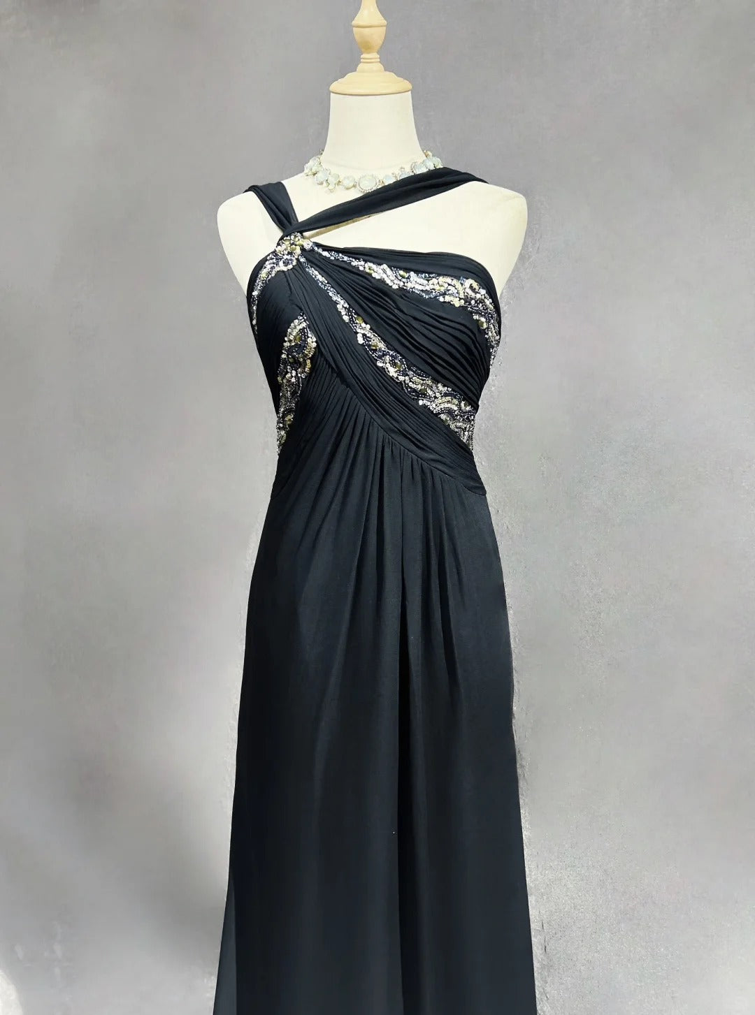 Modest Prom Dresses A Line Halter Black Chiffon Backless Floor Length Formal Evening Outfits N3484