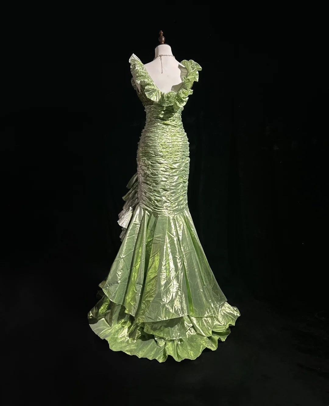 Vintage Prom Aesthetic Dresses Mermaid V Neck Green With Beading Long Formal Dress N3059