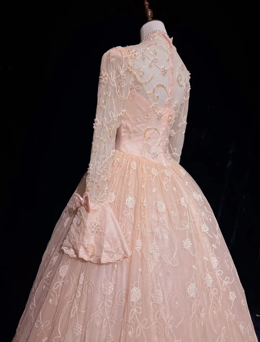 Princess Prom Dresses Ball Gown V Neck Pink Lace With Long Sleeves With Pearls Formal Evening Outfits N3878