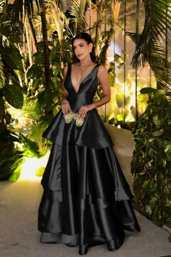 Straps Deep V Neck Sleeveless A Line Long Prom Dress With Pleated Birthday Outfits AB2313